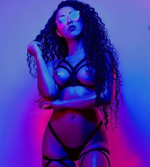   ,  Relax-man Henessy